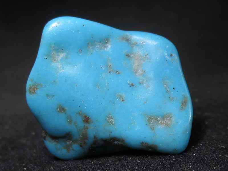 سنگ فیروزه سفید اصل با جلوه روشن و ساختار طبیعی